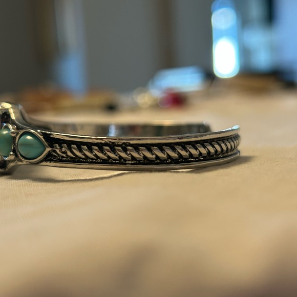 HUGE SALE! BOHEMIAN TURQUOISE INSPIRED CARVED GEOMETRIC CUFF BRACELET NEW! - Picture 4 of 4